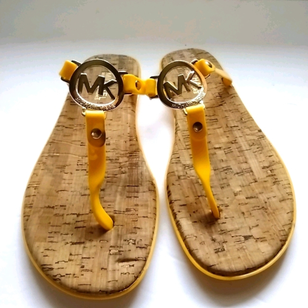 Flip flops size 7 Michael kors